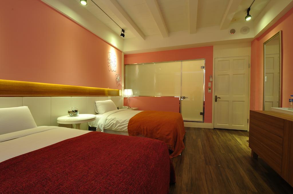 Young Motel Taitung Room photo